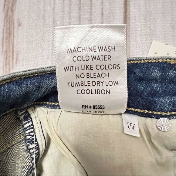 Cosmic Blue Love Womens Boot Cut Jeans NWT Size 25P - Picture 6 of 6